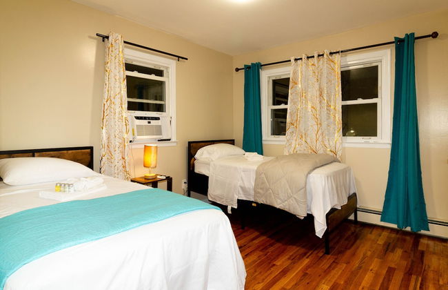 Cheerful & Beautiful 3-Bedroom Ranch - Photo 26