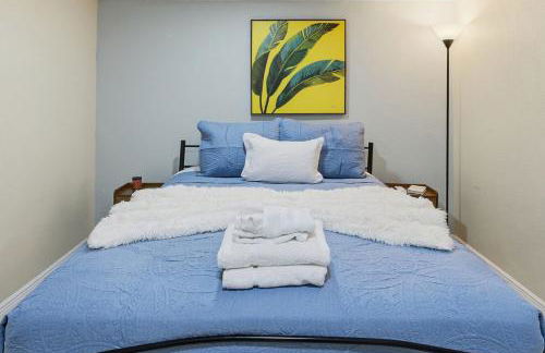 Cozy 1BR • Courtyard + Shared Deck - Foto 18