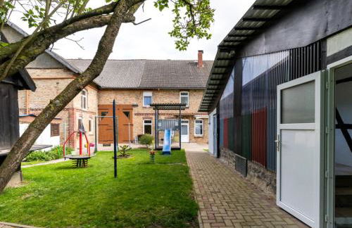 Family-Friendly Home with Garden - Foto 15