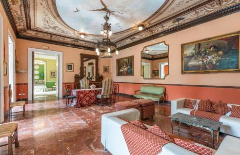 3 Bedroom Beautiful Home In Salerno - Foto 18