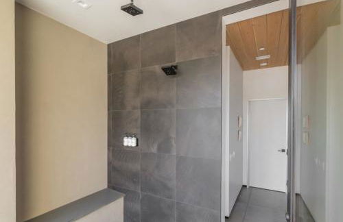 Skyline Ridge- Modern Residence w Sprawling Views - Foto 38