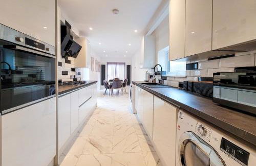 4 bed 2 bath Spacious House with 2 Driveway parking in Ilford London - Foto 16