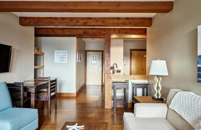 Ocean's Edge - Photo 1