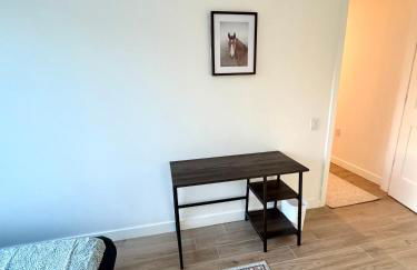 Peaceful Quiet Spacious New Modern Penthouse 3-Bedroom Apartment with a Balcony - Foto 7