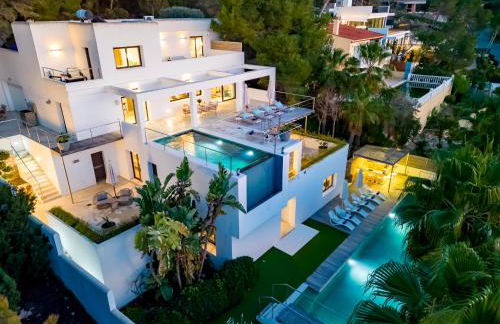 Modern Villa with Seaviews Sleeps 14 - Foto 52