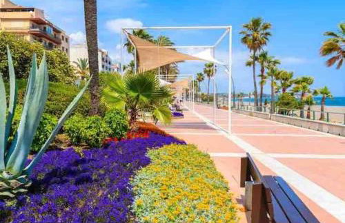 Lovely 1 bedroom apartment with sea views and pool - Photo 14