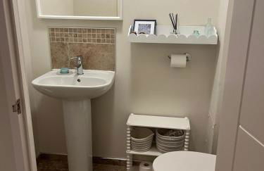 Stylish 3 Bedroom with Balcony and Amazing View - Photo 17