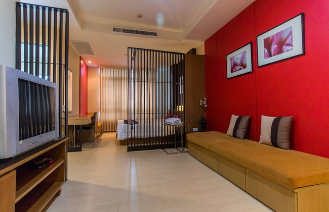 Silom convent garden - Photo 23