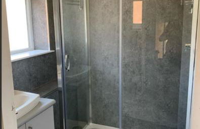 Large 2-bedroom maisonette with free parking - Foto 18