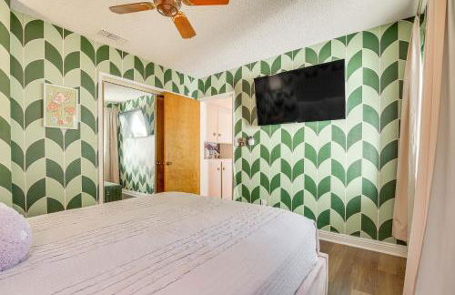 Stunning MCM Escape with Mtn Views in San Bernardino - Foto 25