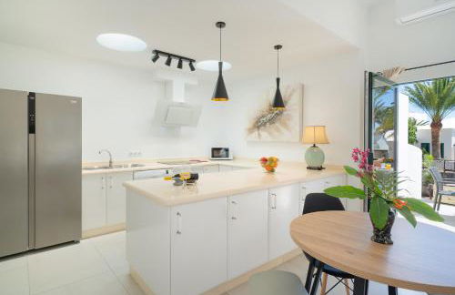 Villa Irene Lanzarote en Costa Teguise en complejo con piscina comunal - Foto 12