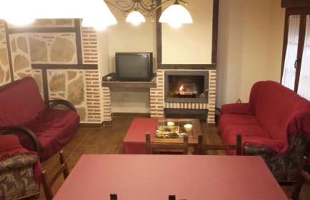 La plazuela Navaluenga - Photo 30