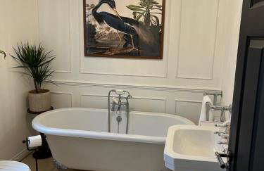 Victoria Gate Lodge - Photo 8