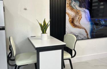 AMIRI Hollywood 5 mins from Hard Rock Stadium & The Guitar - Foto 66