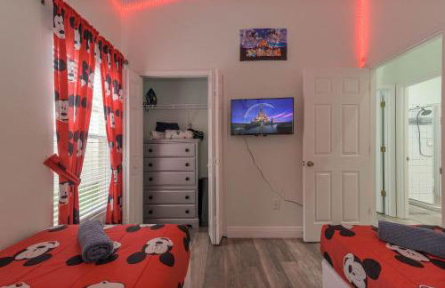 Single-Level Home w Heated Pool & 9MI to Disney - Photo 13