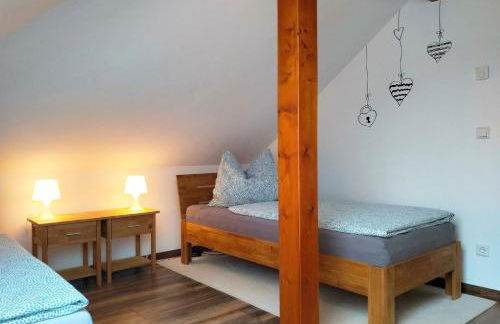 Ferienwohnung Am Waldesrand - Garten, Terrasse, Grill, Luftkühler, Massagesessel, Kinderspielecke, Spielekonsole - Foto 9