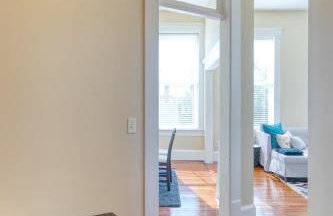 Open & Bright - 5 min drive to TIAA Bank field - Photo 13