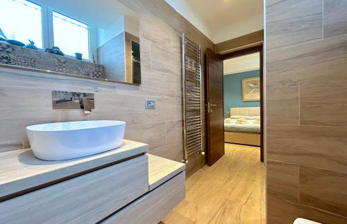 R39 Elegant Apartment with Private Parking - Foto 32