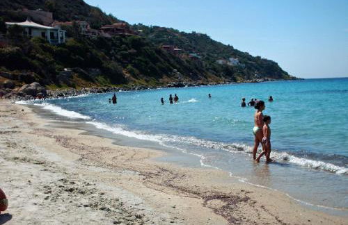 VILLA VITTORIA with LARGE PRIVATE HEATED SWIMMING POOL COMPLETE with HIDROMASSAGE FOR EXCLUSIVE USE , SEA and BEACH VIEW, 150 METERS FROM THE BEACH, POOL SURFACE 60 mq, POOL DEPTH 140 cm , FREE PARKING AND WIFI - Photo 46