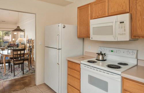 Refreshing Sedona Sanctuary with Pool and Hot Tub for Family - Foto 11