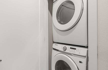 Upstay Pristine 3BR Home with Private Pool & BBQ - Foto 27