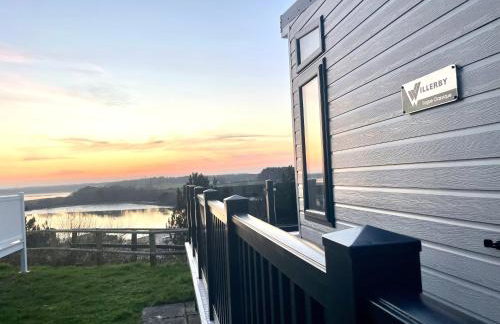 Rockley Park, Poole, Stunning Sea View, Close to Beach - Photo 7