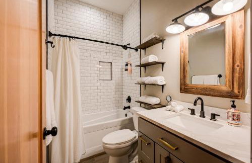 Luxury Seattle Retreat with Views and Bonus Suite - Foto 34