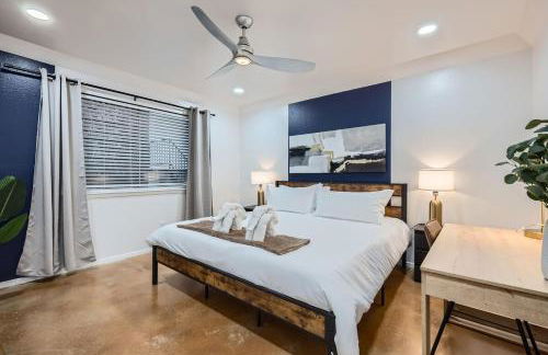 Your Airy King Suite Getaway - Sleeps 4 - Pool, Prkg - Photo 16