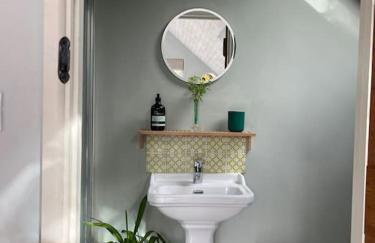 Bright, airy Annex in village with stunning views - Foto 13