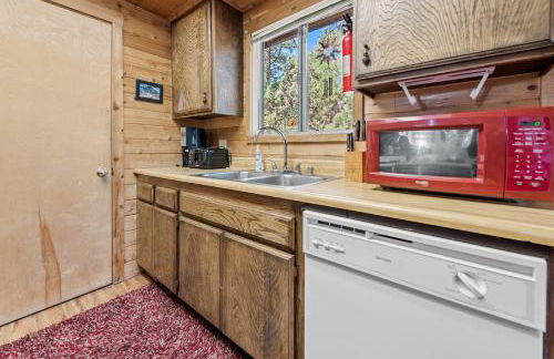 Granny's Love Shack - TRANQUIL RETREAT STEPS AWAY FROM THE NATIONAL FOREST! - Foto 12