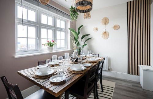 Leeds 4-bed house - hot tub, parking & games - Foto 34