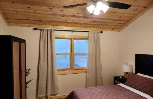 Cozy Rustic Cabin with Hot-Tub Ideal for a Couples Retreat in Illinois - Foto 10