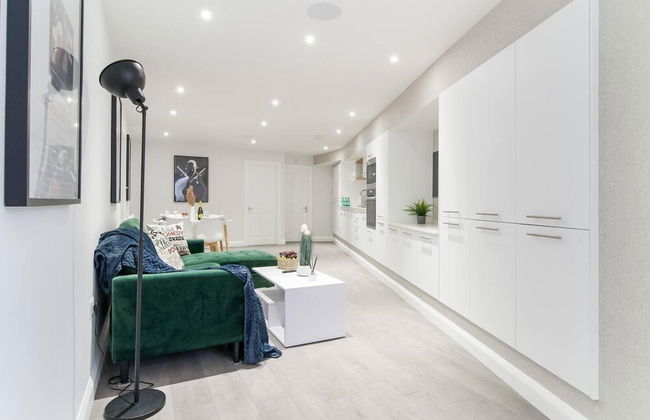 Livestay - 2 Bed Hollywood Movie Themed Apt - Foto 24