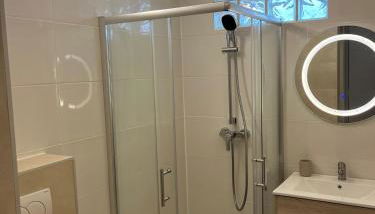 Studio dernier étage rénové - Foto 5