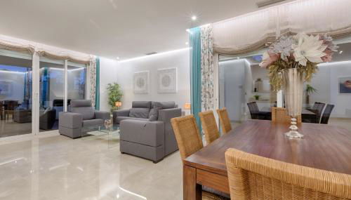 Hanami Alcazaba Beach Penthouse - Photo 3