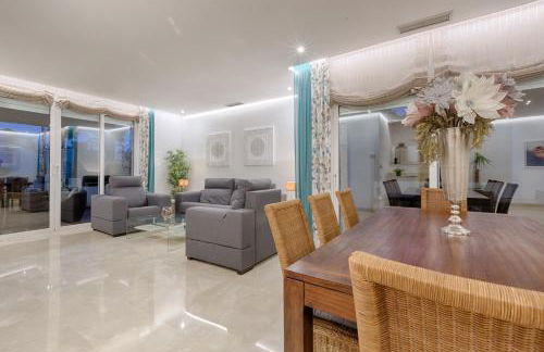 Hanami Alcazaba Beach Penthouse - Photo 3