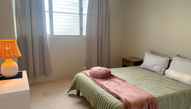 Private Two Bedroom Waikiki Getaway 2 Condo by RedAwning - Foto 4, Habitación