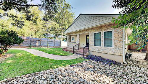 Charming Delight - Photo 1