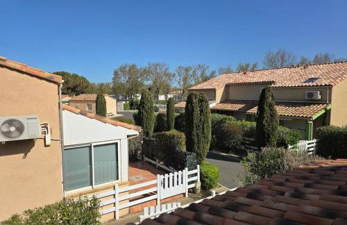 Les Soleillades- Villa, résidence avec piscine et stationnement à proximité de la mer - Foto 7