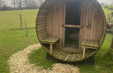 Shepherd Hut Lodge on Farm Waterside Goodwin Farm - Photo 10