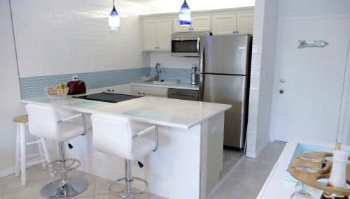 Chic Ocean Getaway - Walk to Beach, Pool & Hot Tub - Foto 5