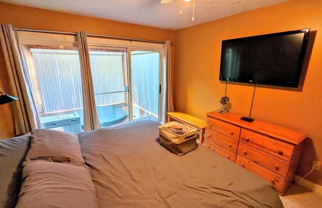 Alpine Allure by Avantstay Indoor Hot Tub, Game Loft, Enclosed Deck - Foto 4