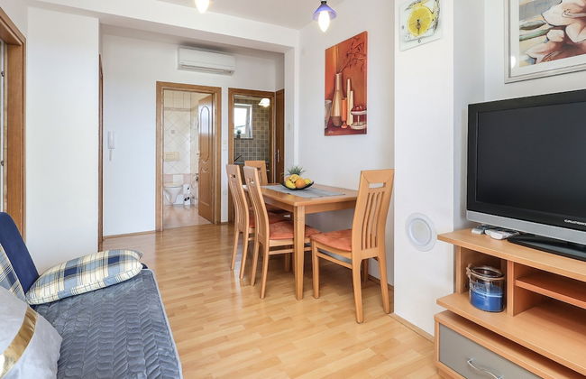 Peaceful Nature Retreat Near Krk Town With BBQ and Parking - Foto 14