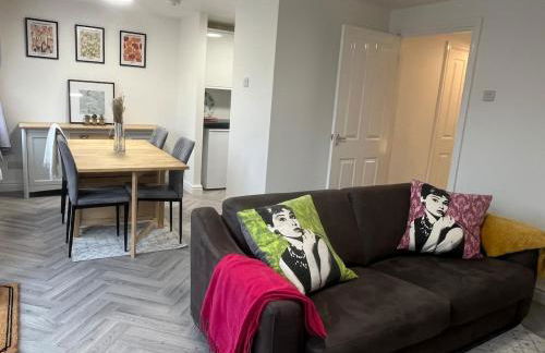 Newly renovated 2 bed apartment - Foto 16