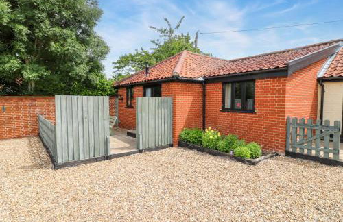 The Golden Cross - Photo 1