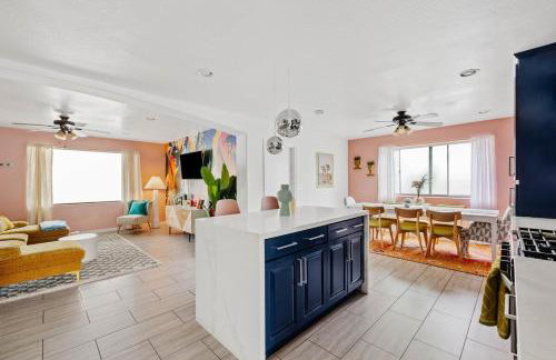 Spacious home w private pool & game room - Foto 15