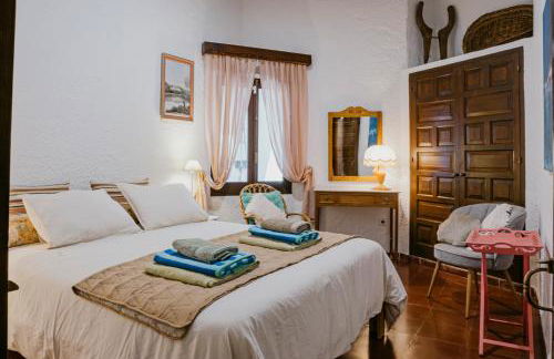 Villa en Cala Morell con piscina privada en el bosque - Foto 13