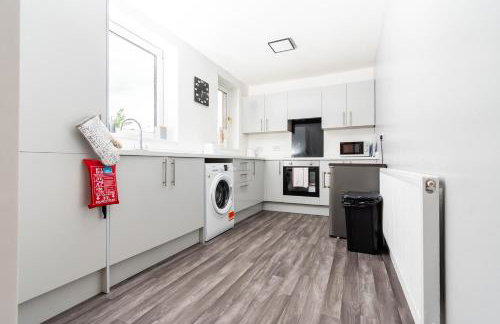 Greenbourne - 4 bedrooms Sleeps 8 free parking - Foto 5