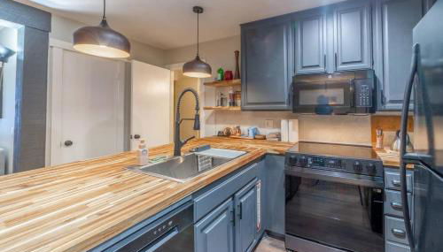 Ski In Canyon Lodge Modern 1 bdrm Pacman and Garage - Foto 2