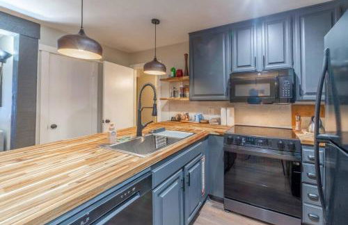 Ski In Canyon Lodge Modern 1 bdrm Pacman and Garage - Foto 2